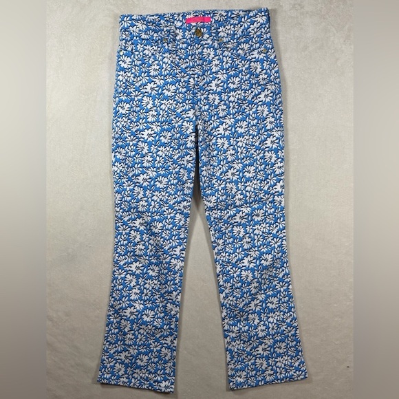 Lilly Pulitzer Pants - Lilly Pulitzer Sz 2 Stretch Cotton Blue and White All Over Pattern Floral Shorts